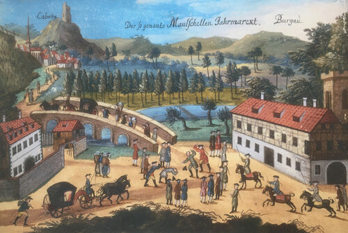 Historisches Gemälde vom Jenaer Stadtteil Burgau. Im Zentrum des Bildes sind zwei Menschen die von Soldaten eine Ohrfeige bekommen. Links daneben befindet sich eine Brücke über die sich mehrere Fußgänger und Pferdekutsche Richtung Lobeda bewegen. Im Hintergrund ist die Lobdeburg zu sehen. Am oberen Bildrand steht "Der sogenannte Maulschellen Jahrmarkt".